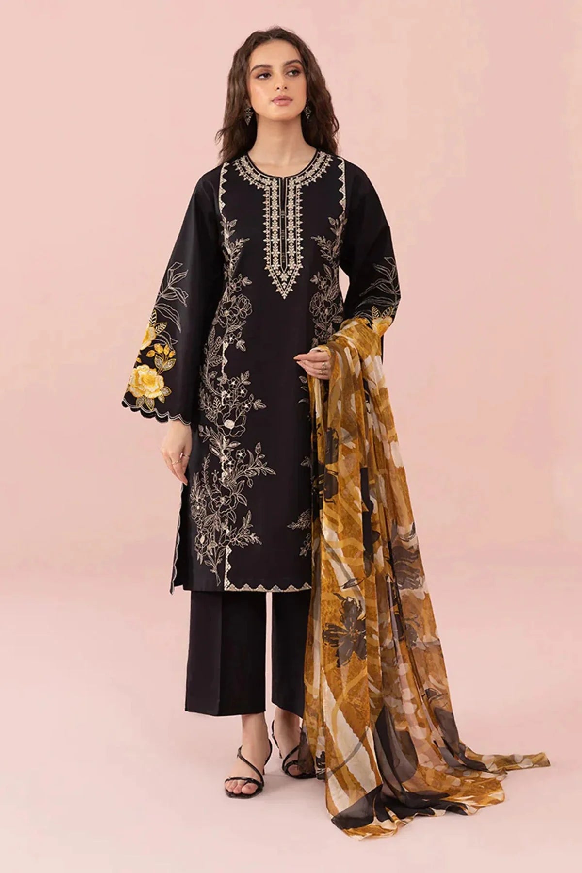 Lawn Luxe – Feel the Summer Glow